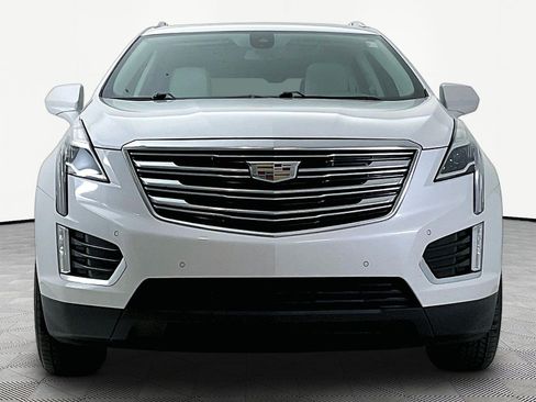Used 2019 Cadillac XT5 Luxury FWD image 2