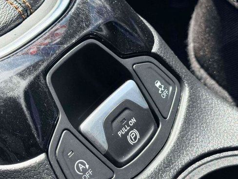 Certified 2020 Jeep Compass Limited AWD/4WD image 33