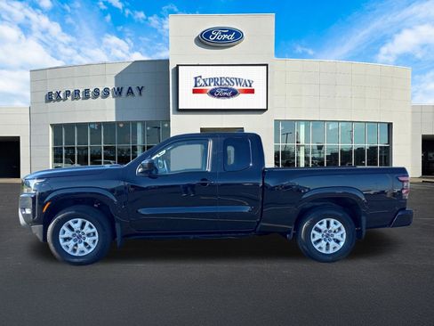 Used 2024 Nissan Frontier SV w/ SV Convenience Package image 9