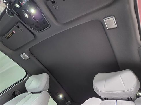 Certified 2025 Cadillac Optiq Luxury 2 image 21