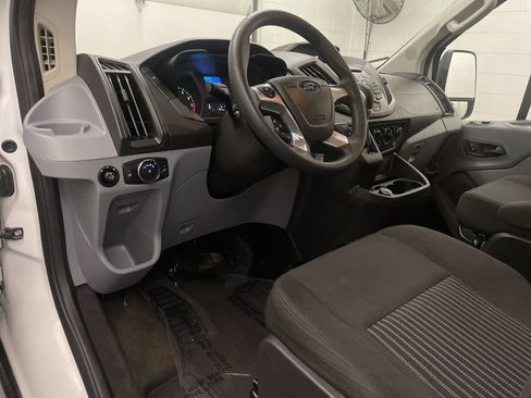 Used 2019 Ford Transit 350 XLT RWD image 4