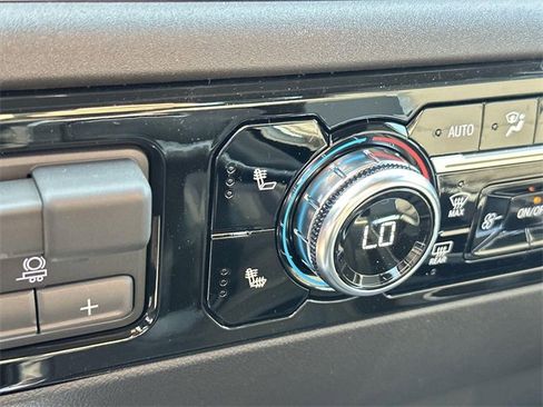 New 2026 GMC Sierra 1500 Elevation w/ LPO, Elevation Black Package image 17