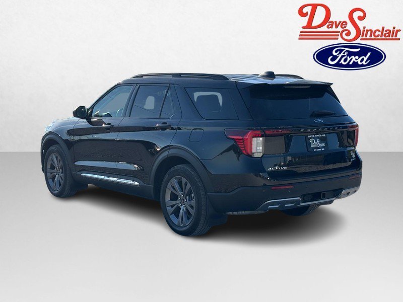Used 2025 Ford Explorer Active w/ Active Comfort Package AWD/4WD image 9