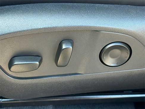 Used 2025 GMC Acadia Denali w/ Super Cruise Package image 23