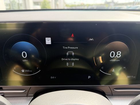 Certified 2025 Hyundai Kona SEL AWD/4WD image 33