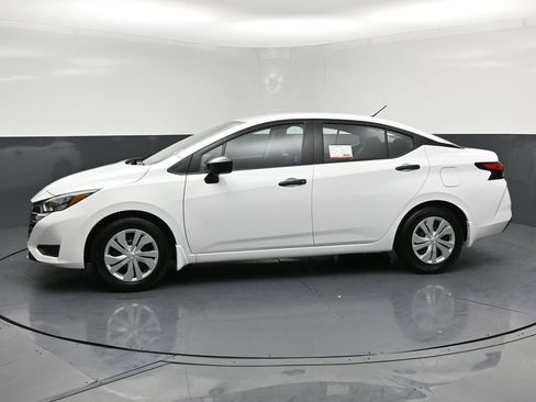 Certified 2025 Nissan Versa S w/ Trunk Package image 2