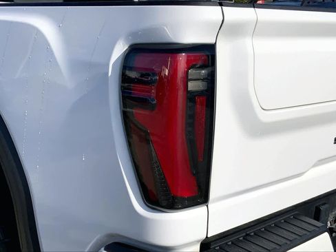 Used 2024 GMC Sierra 2500 AT4 w/ Technology Package image 25