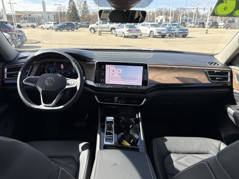 New 2026 Volkswagen Atlas SE image 9