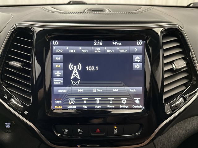 Used 2019 Jeep Cherokee Overland w/ Technology Group AWD/4WD image 15