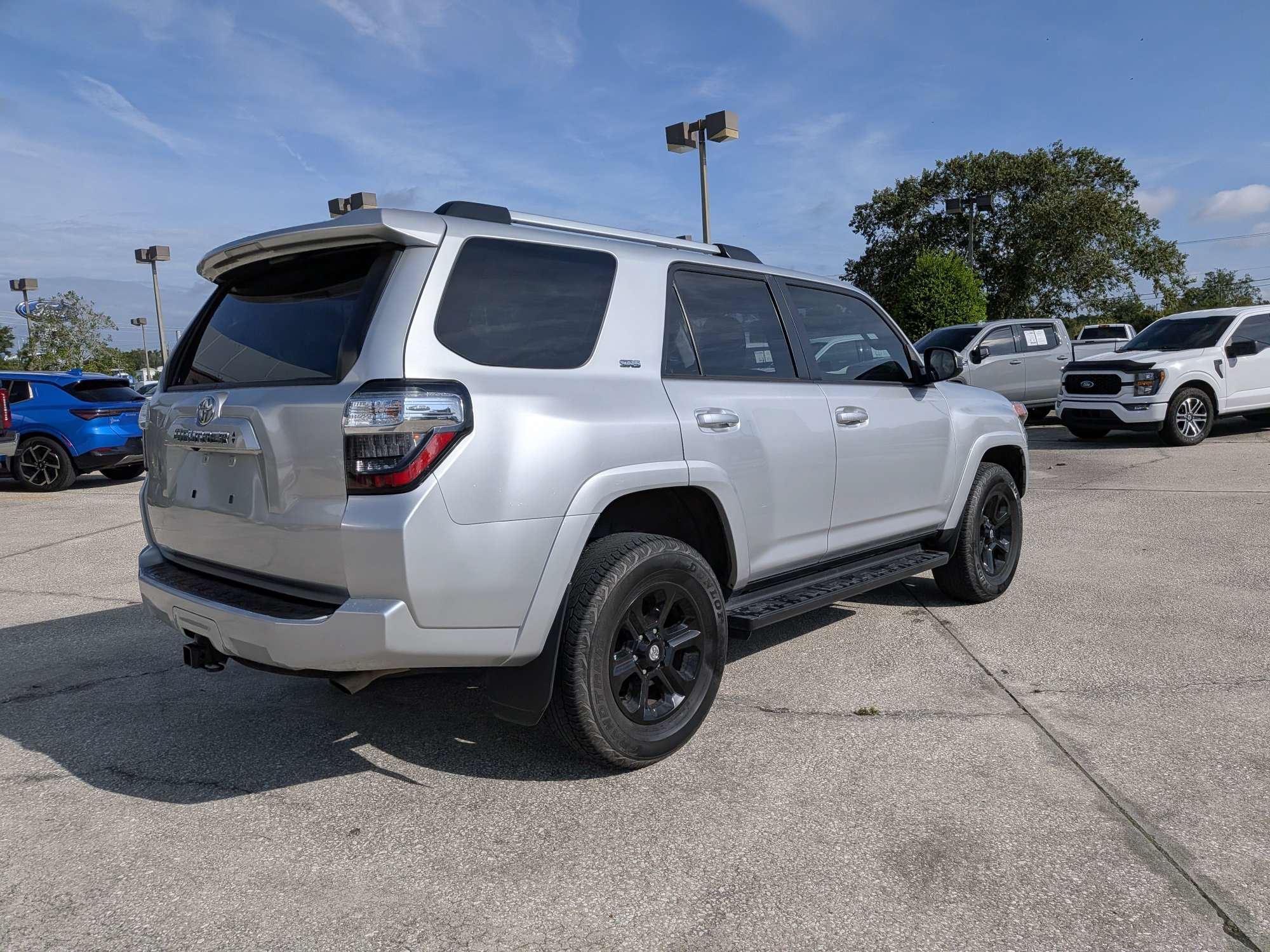 Used 2024 Toyota 4Runner SR5 AWD/4WD image 4