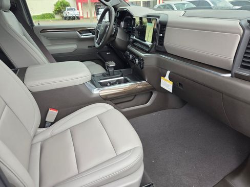 New 2026 Chevrolet Silverado 1500 LT Trail Boss w/ Dark Appearance Package AWD/4WD image 9