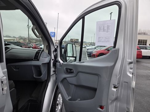 Used 2019 Ford Transit 350 XLT image 23