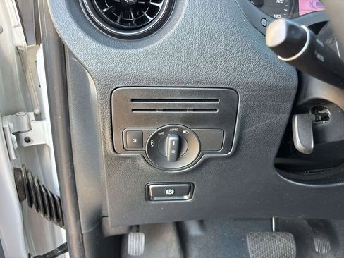 Used 2022 Mercedes-Benz Metris image 16