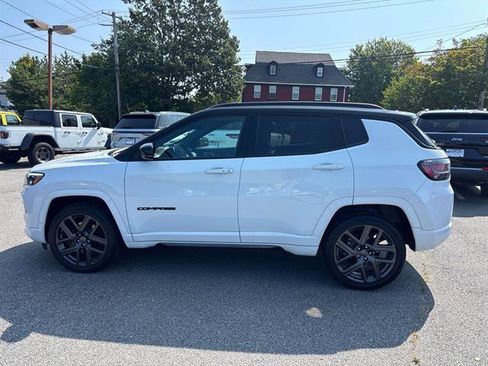 Certified 2024 Jeep Compass Limited w/ High Altitude Package image 5