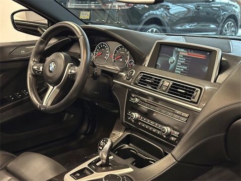 Used 2015 BMW M6 Convertible image 29