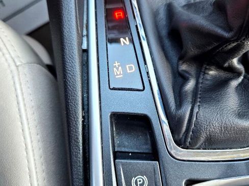 Used 2013 Cadillac SRX Luxury image 26