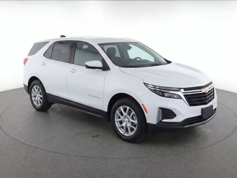 Used 2024 Chevrolet Equinox LT AWD/4WD image 2