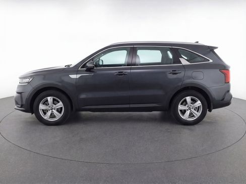 Used 2023 Kia Sorento LX image 5