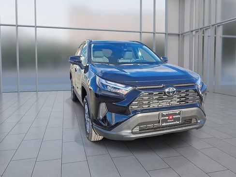 New 2025 Toyota RAV4 XLE image 5