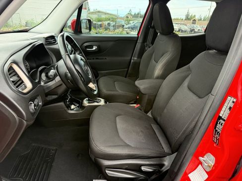 Used 2017 Jeep Renegade Latitude AWD/4WD image 10