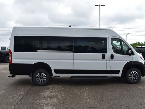 New 2025 RAM ProMaster 3500 w/ Cold Weather Group FWD image 9