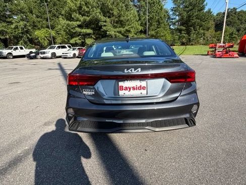 Used 2023 Kia Forte LXS w/ LXS Technology Package FWD image 18