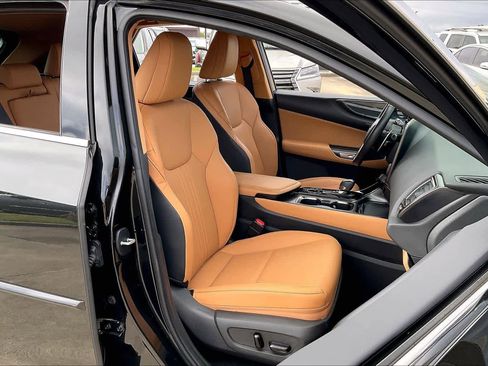 Used 2025 Lexus NX 250 FWD w/ Cold Area Package image 8