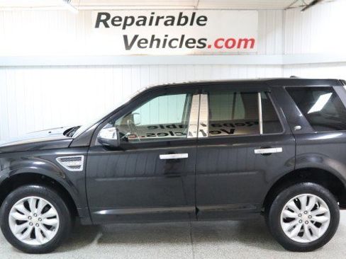 Used 2014 Land Rover LR2 HSE image 1