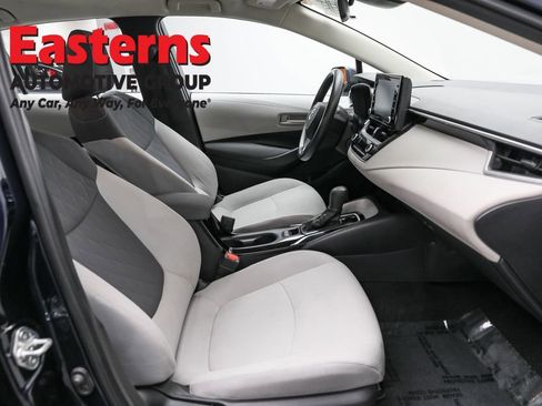 Used 2022 Toyota Corolla LE w/ Carpet Mat Package (TMS) image 23