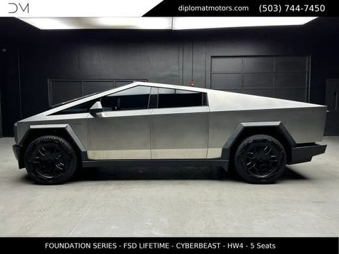 Used 2024 Tesla Cybertruck Cyberbeast AWD/4WD image 3
