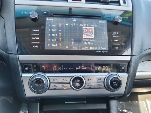 Used 2017 Subaru Outback 2.5i Premium image 14