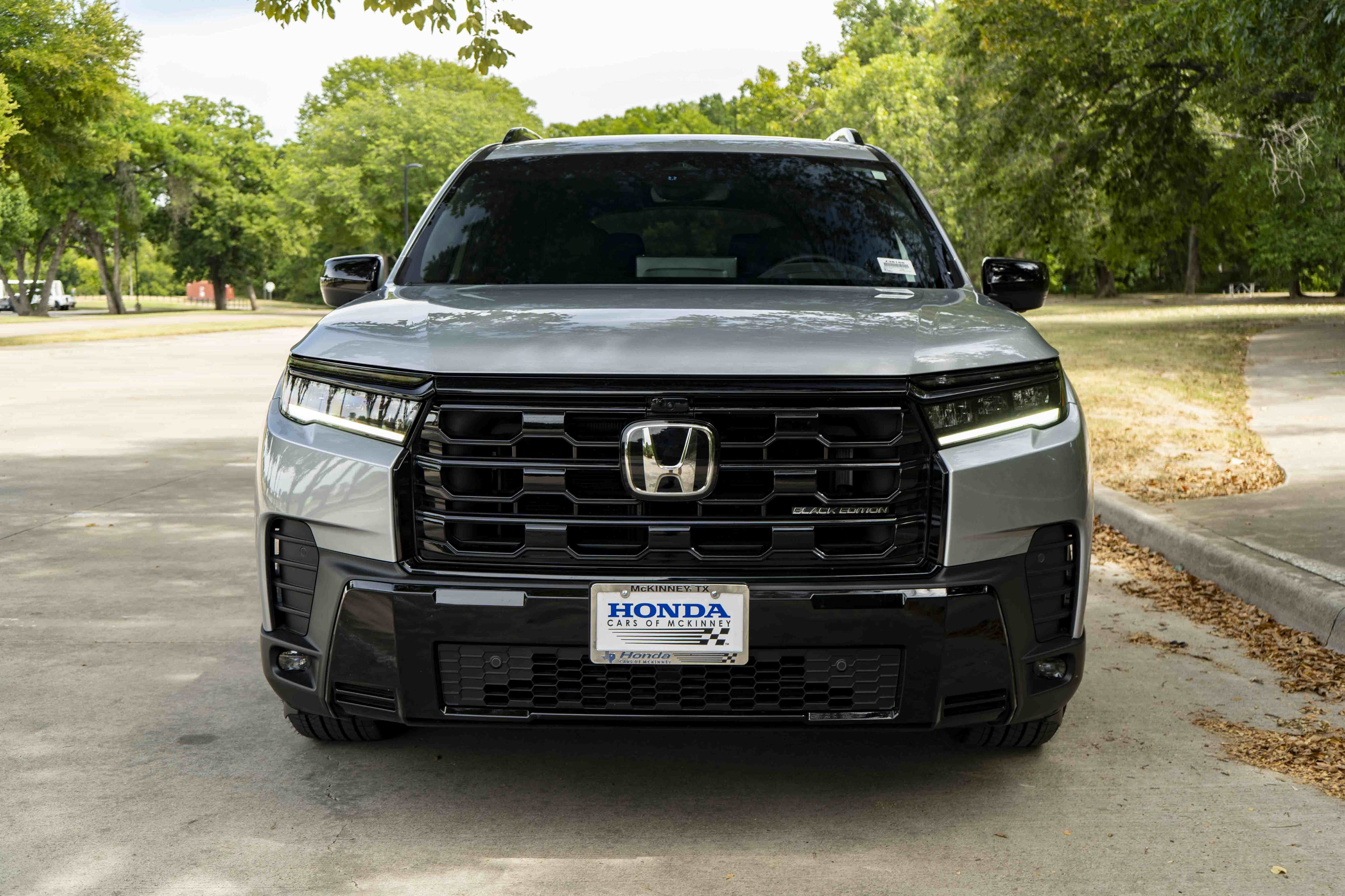 Certified 2026 Honda Pilot Black Edition image 3