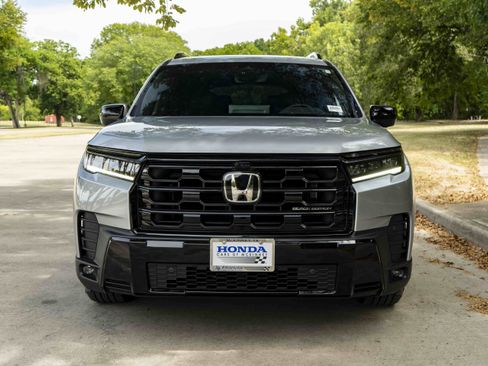 Used 2026 Honda Pilot Black Edition image 3