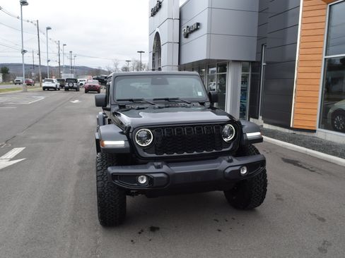 Used 2026 Jeep Wrangler Unlimited Sport AWD/4WD image 2