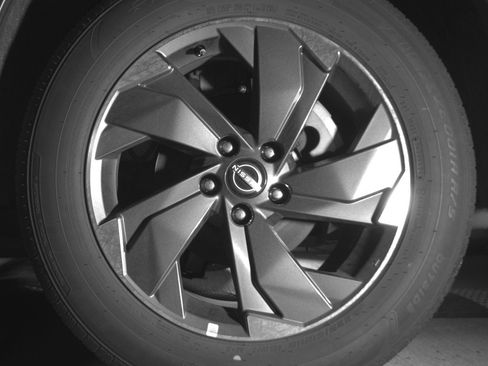 Used 2025 Nissan Rogue SV FWD image 14