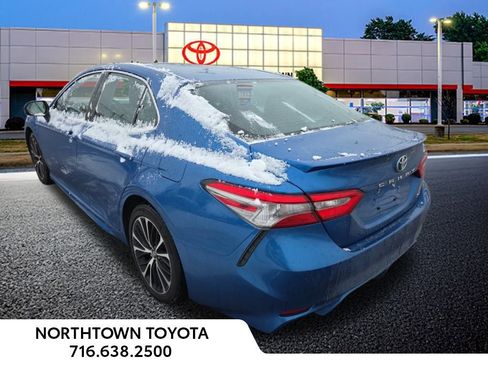 Used 2018 Toyota Camry SE image 9