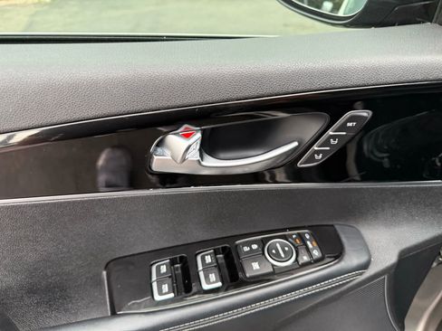 Used 2017 Kia Sorento SX image 50