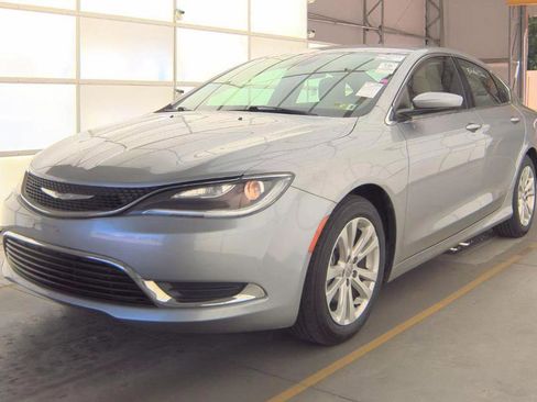 Used 2016 Chrysler 200 Limited FWD image 4