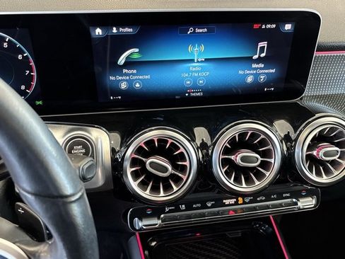 Certified 2021 Mercedes-Benz GLB 250 image 20