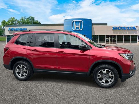 Certified 2023 Honda Passport TrailSport image 3