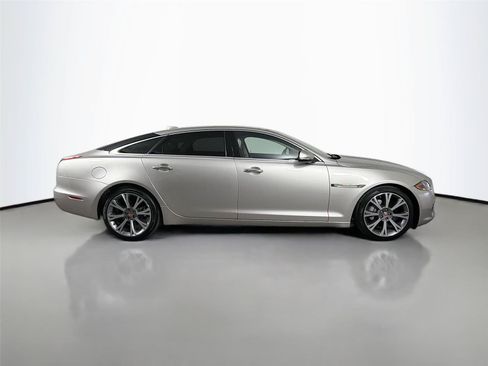 Used 2017 Jaguar XJ L Portfolio RWD image 5