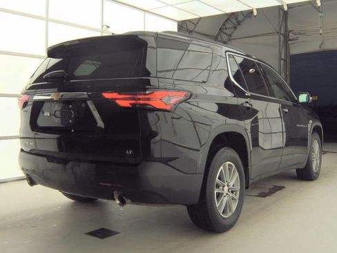 Used 2023 Chevrolet Traverse LT w/ Rear Camera Mirror Package image 6
