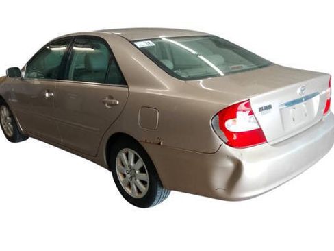 Used 2002 Toyota Camry LE FWD image 3