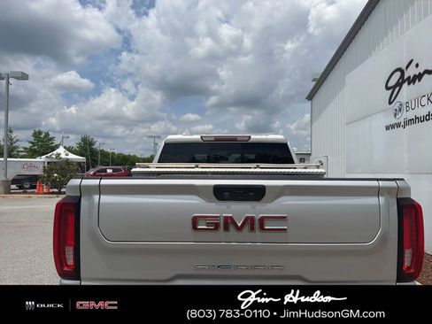 Used 2021 GMC Sierra 1500 SLT w/ SLT Premium Package AWD/4WD image 4