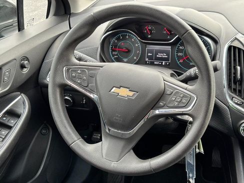 Used 2016 Chevrolet Cruze LT FWD image 12