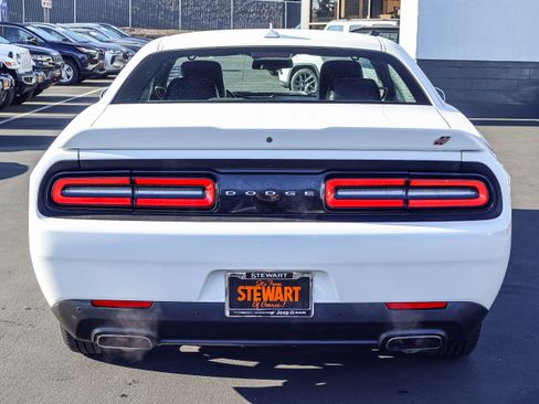 Used 2018 Dodge Challenger GT w/ Driver Convenience Group image 20