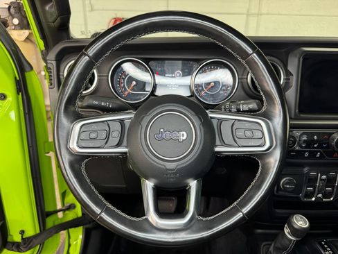 Used 2021 Jeep Wrangler Unlimited Sahara w/ Uconnect 4C Nav & Sound Group AWD/4WD image 15