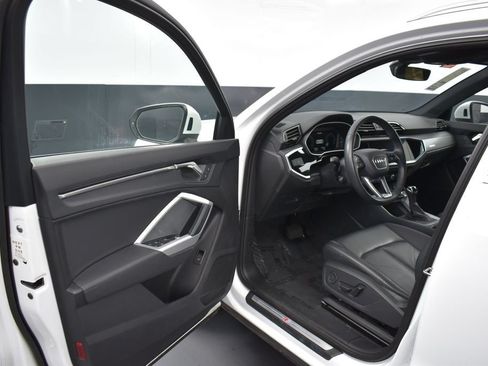 Used 2025 Audi Q3 2.0T Premium AWD/4WD image 5