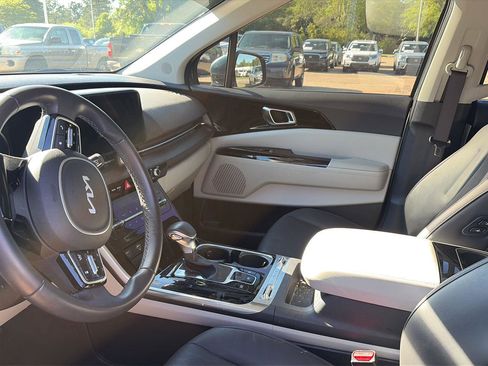 Used 2024 Kia Carnival SX image 4