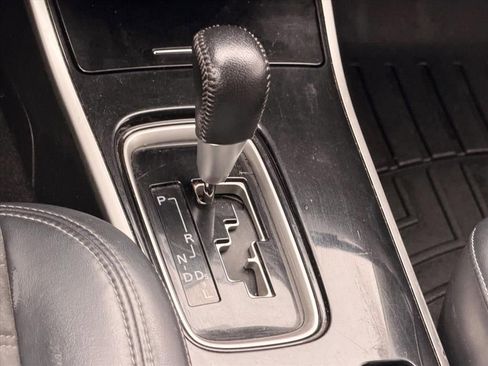 Used 2019 Mitsubishi Outlander AWD image 25